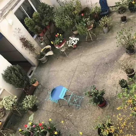 Superbe Proche De La Butte Montmartre