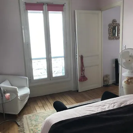 Superbe Proche De La Butte Montmartre