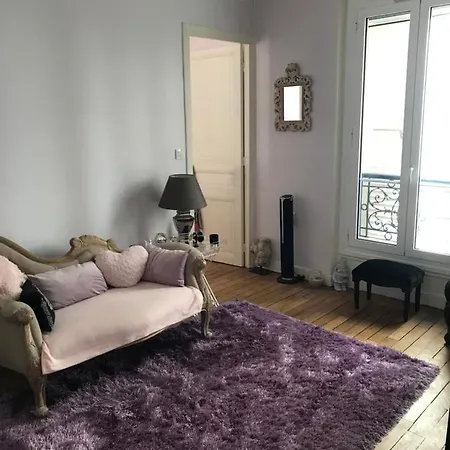 Superbe Proche De La Butte Montmartre Párizs